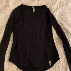 Under Armor Black Long Sleeved Sport Shirt